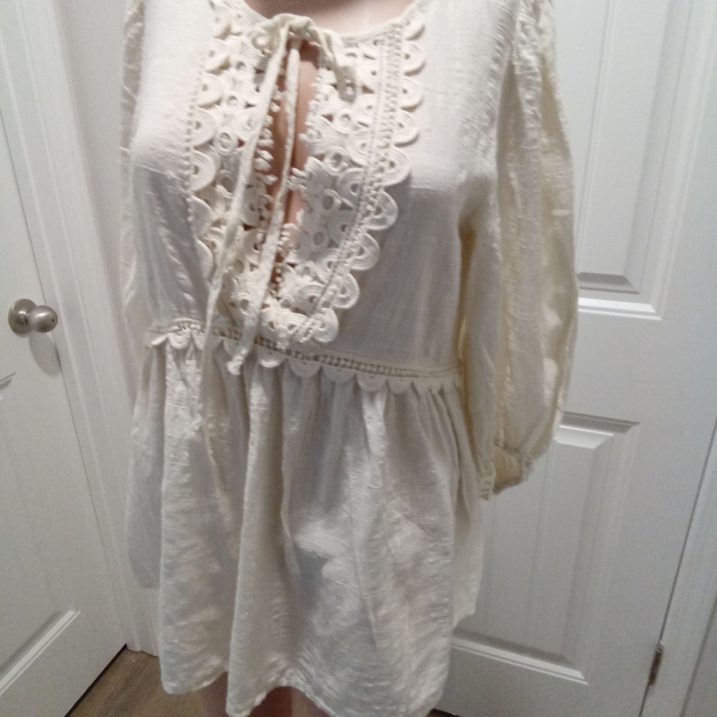 Max Studio Size M Cream Lace-Trimmed Peasant Blouse 3/4 Sleeves